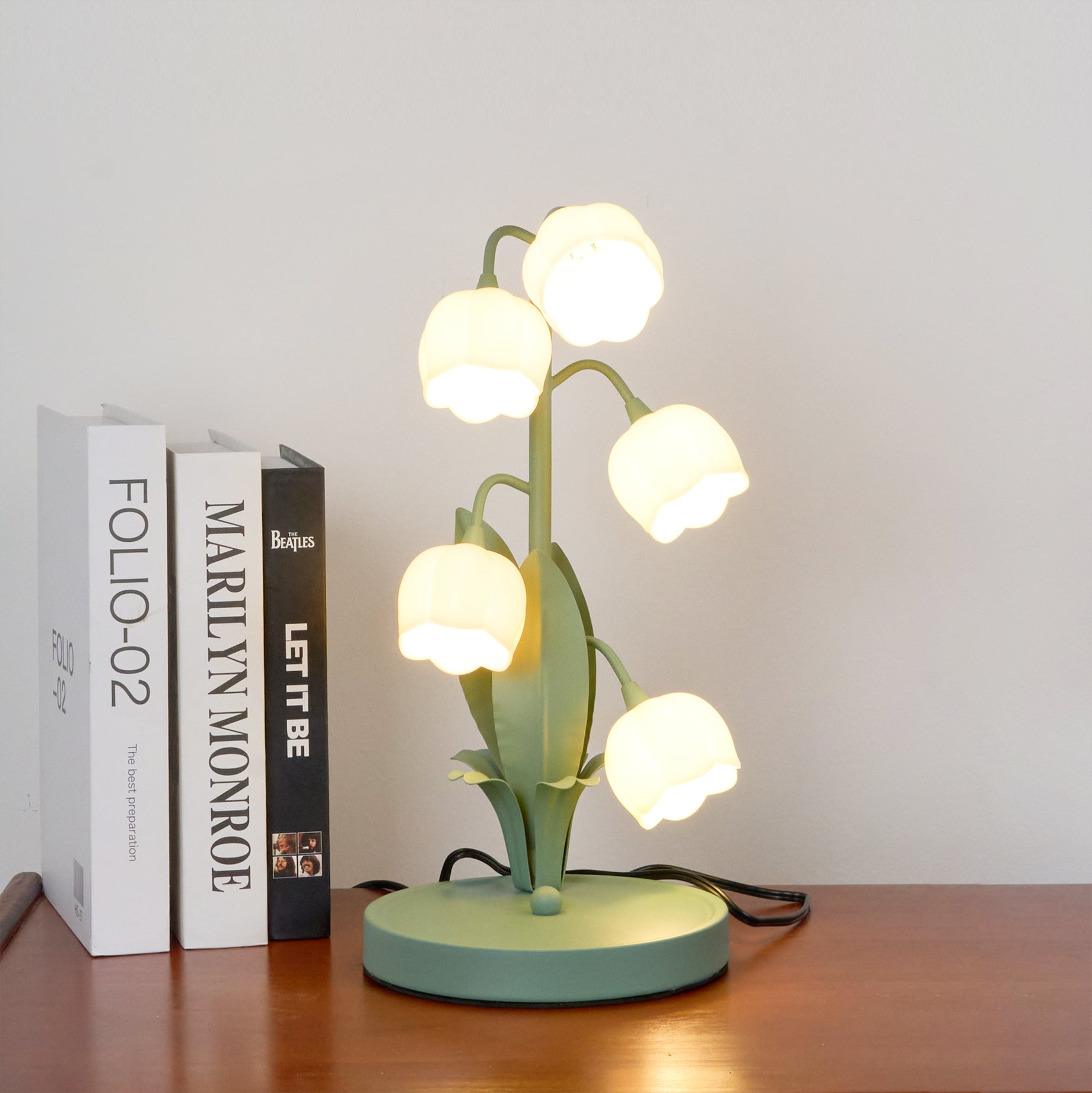 LumiOrchid – Tafellamp van Metaal en Polycarbonaat met Orchidee-Patroon