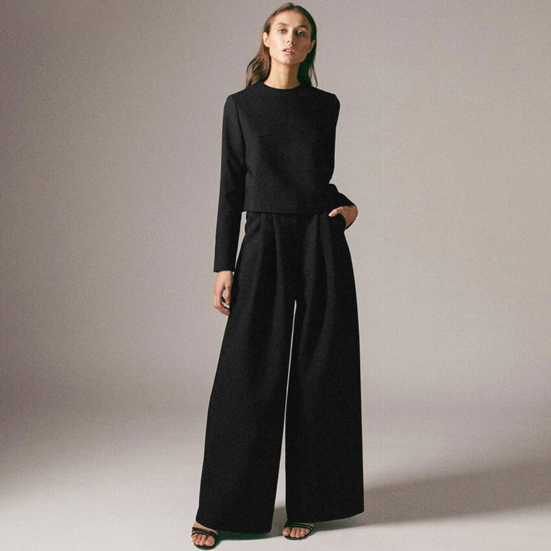 Maya – Elegante tweedelige set met cropped top en wijde broek