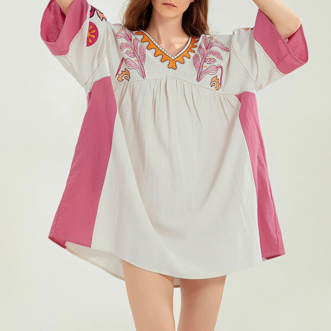 Leila – Trendy bloemenprint mini-jurk met V-hals en relaxte pasvorm