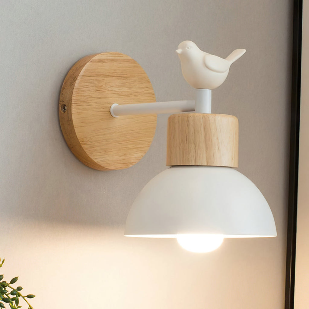 AviaraLux – Wandlamp met houten basis, metalen afwerking en vogeldetail