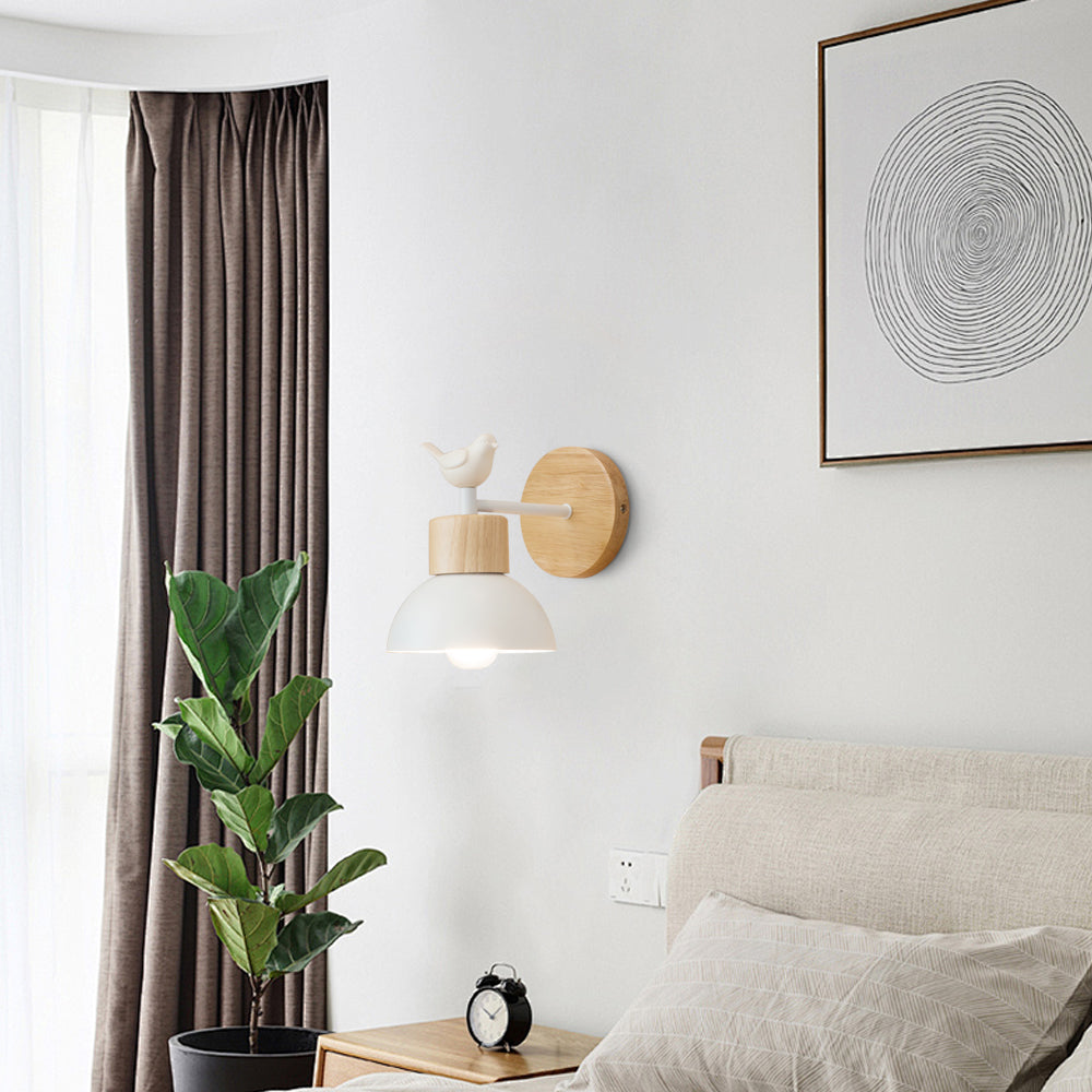 AviaraLux – Wandlamp met houten basis, metalen afwerking en vogeldetail