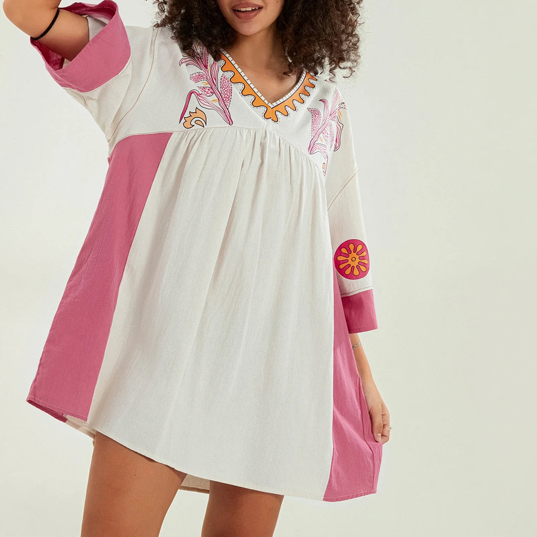 Leila – Trendy bloemenprint mini-jurk met V-hals en relaxte pasvorm