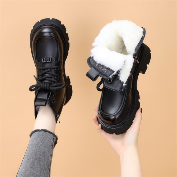 Leni - Warme enkellaarsjes met zijrits en zachte bontvoering