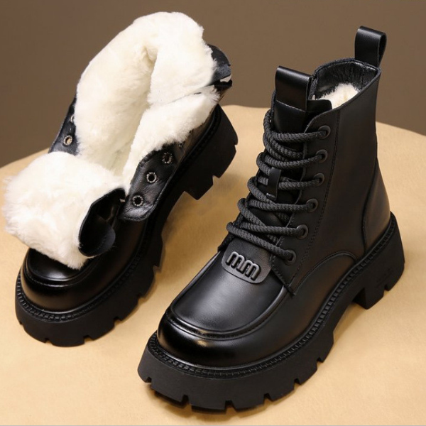 Leni - Warme enkellaarsjes met zijrits en zachte bontvoering