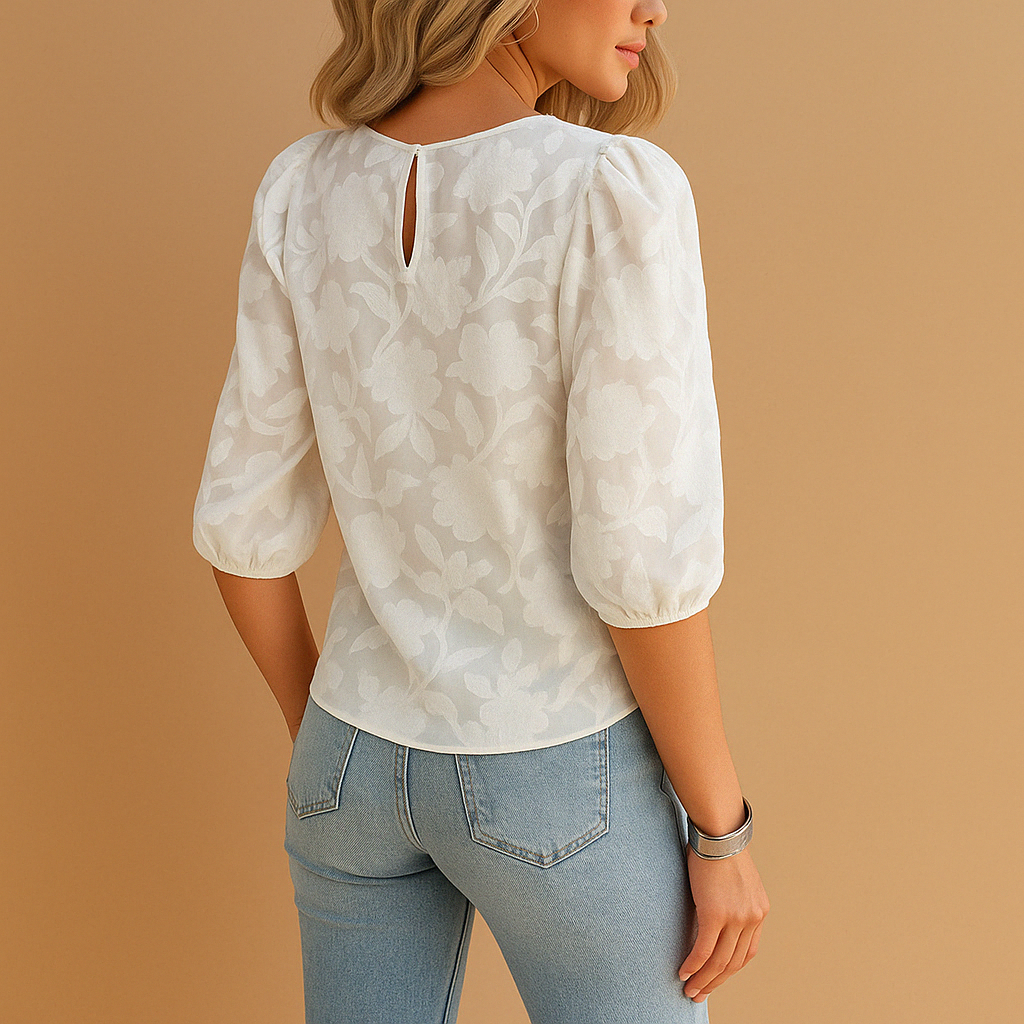 Nerina - Stijlvolle blouse met korte ruche mouw en ronde streep