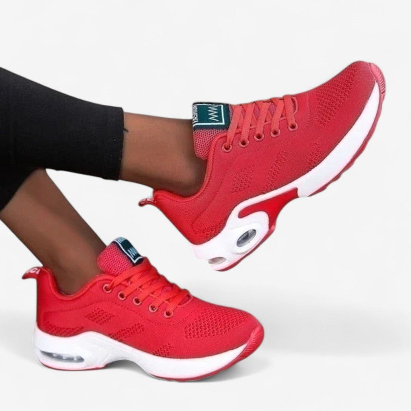 Patricia – Ronde Teen Sneakers met slip on en Vetersluiting