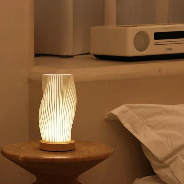 WaveLuxe - Elegante USB-lamp met twee lichtkappen