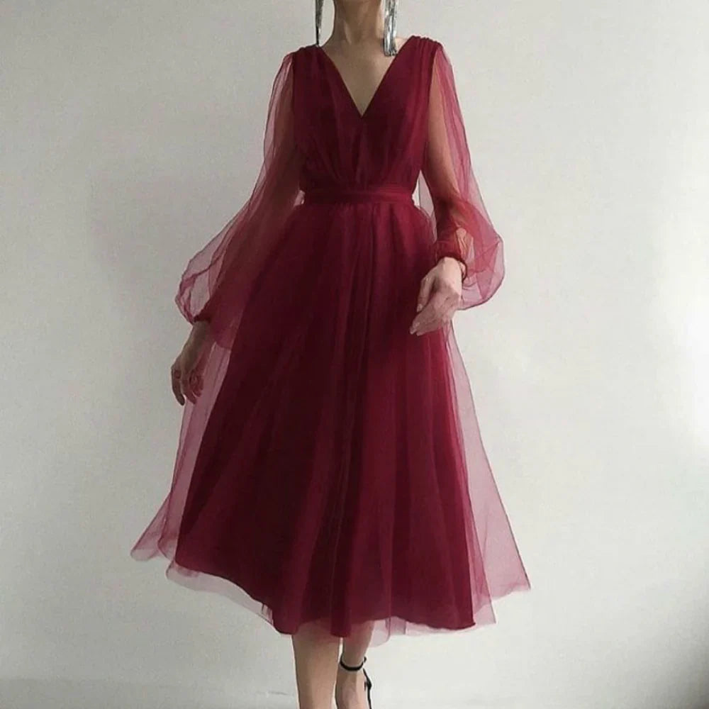 Noa - Elegante Midi-jurk met semi-transparant ontwerp