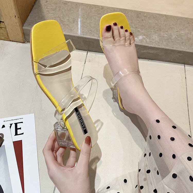 Celina – Transparante slippers met blokhak en gemakkelijk aan te trekken ontwerp