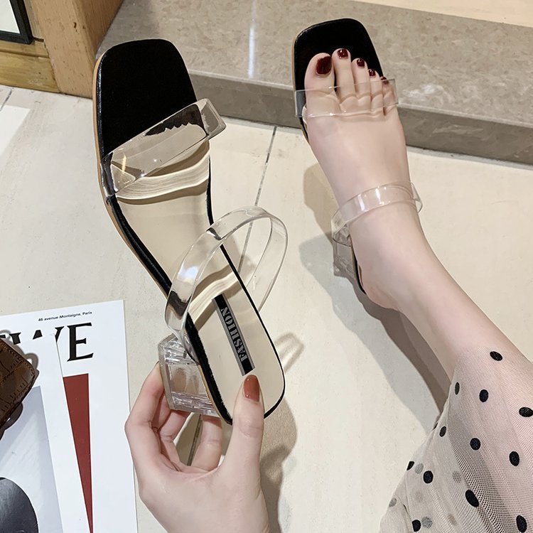 Celina – Transparante slippers met blokhak en gemakkelijk aan te trekken ontwerp