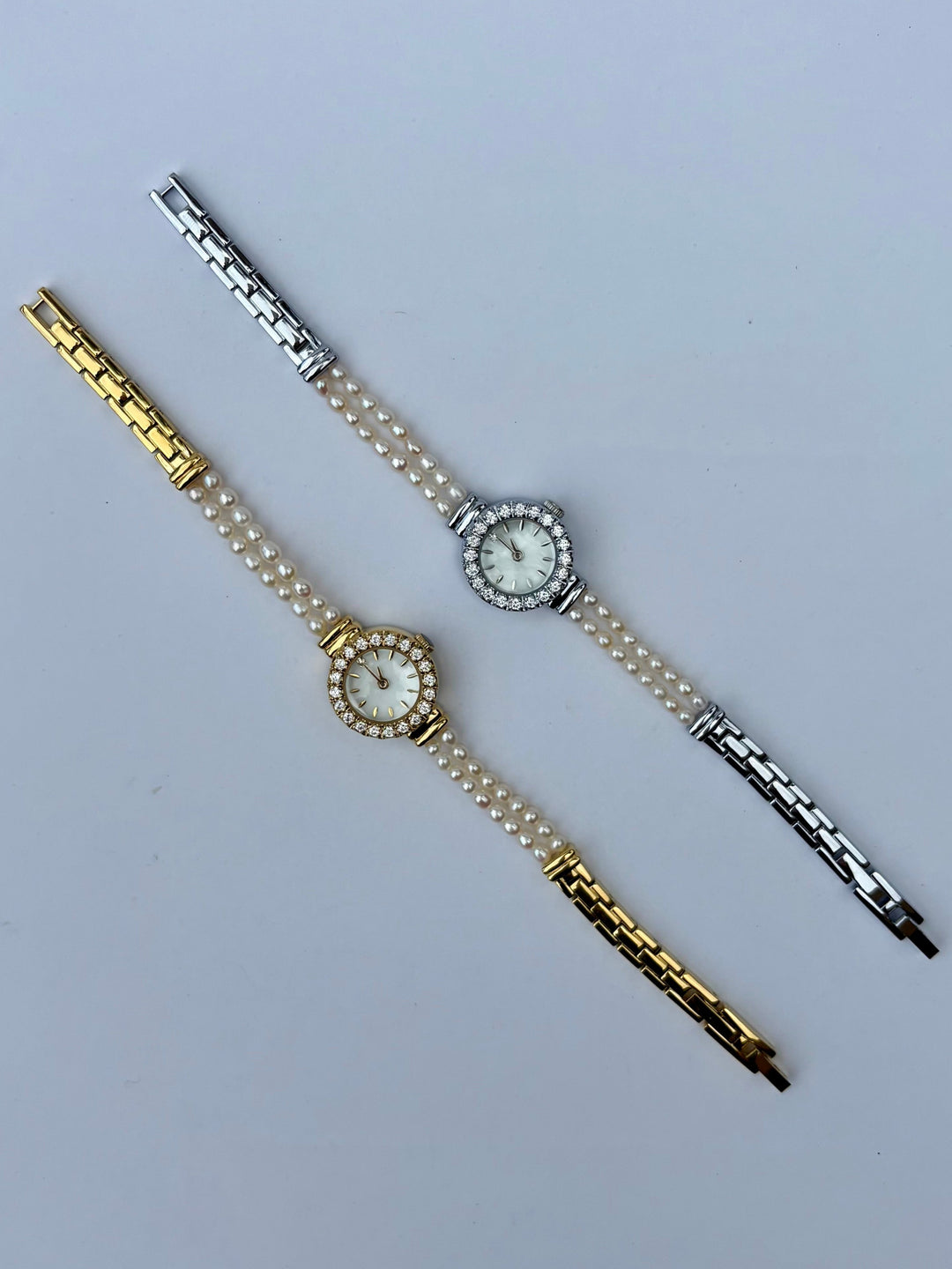 Saskia – Modern horloge met armband-stijl band en strakke klassieke wijzerplaat