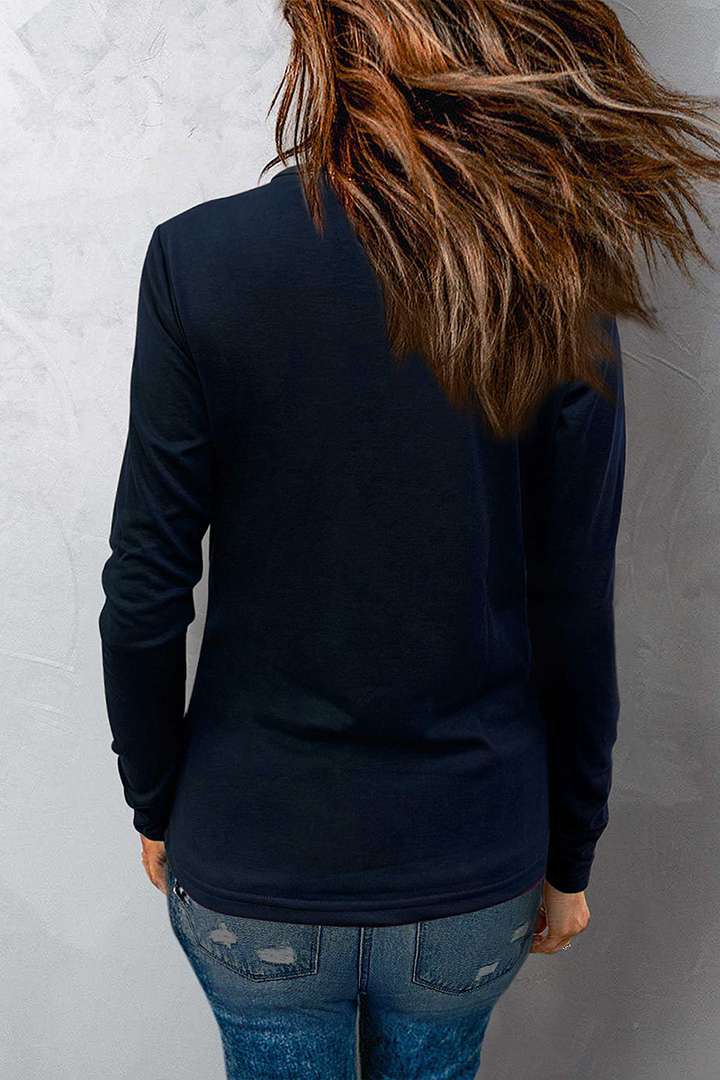 Julia – Trendy top met lange mouwen met knoopdetail en borstzak