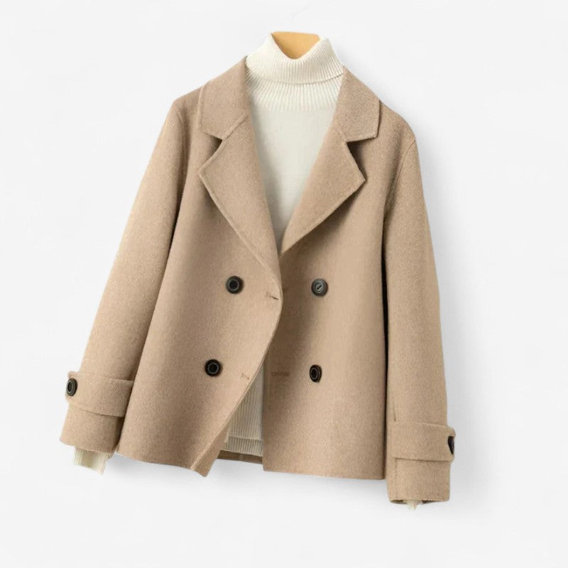 Veloria – Dubbelrijige jas met reverskraag