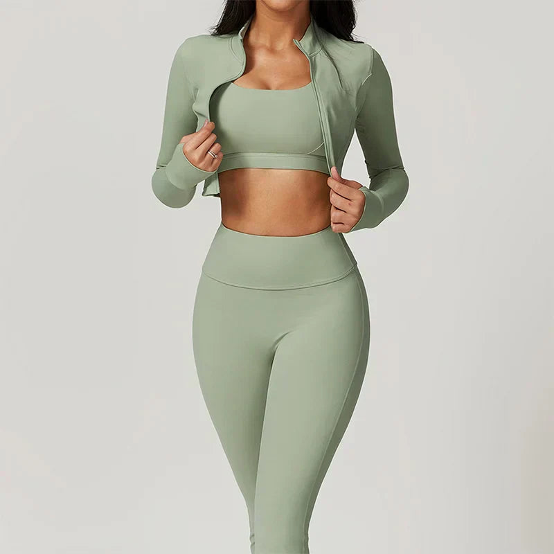 Nova – Stijlvolle driedelige workoutset met top met rits