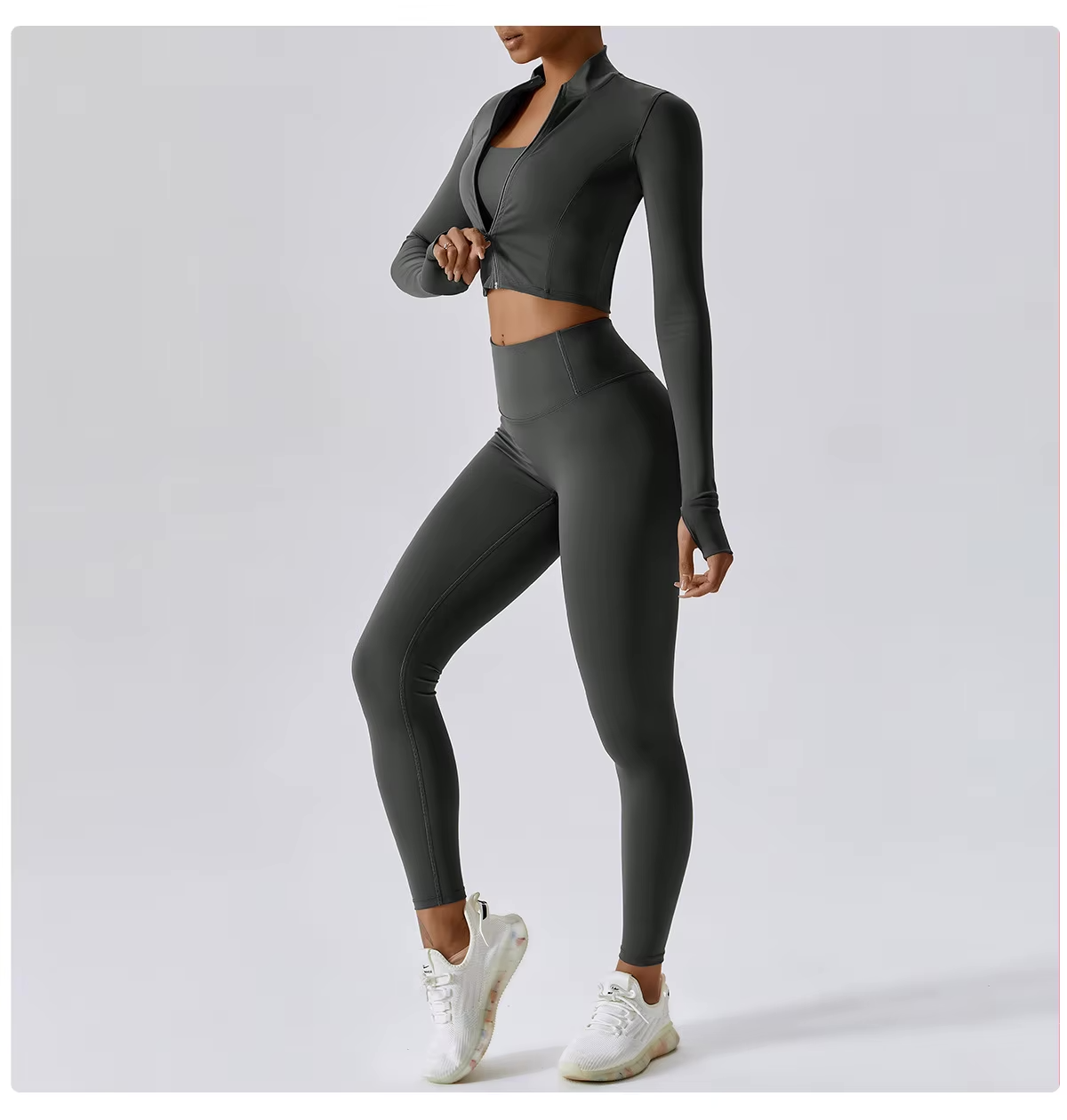 Nova – Stijlvolle driedelige workoutset met top met rits