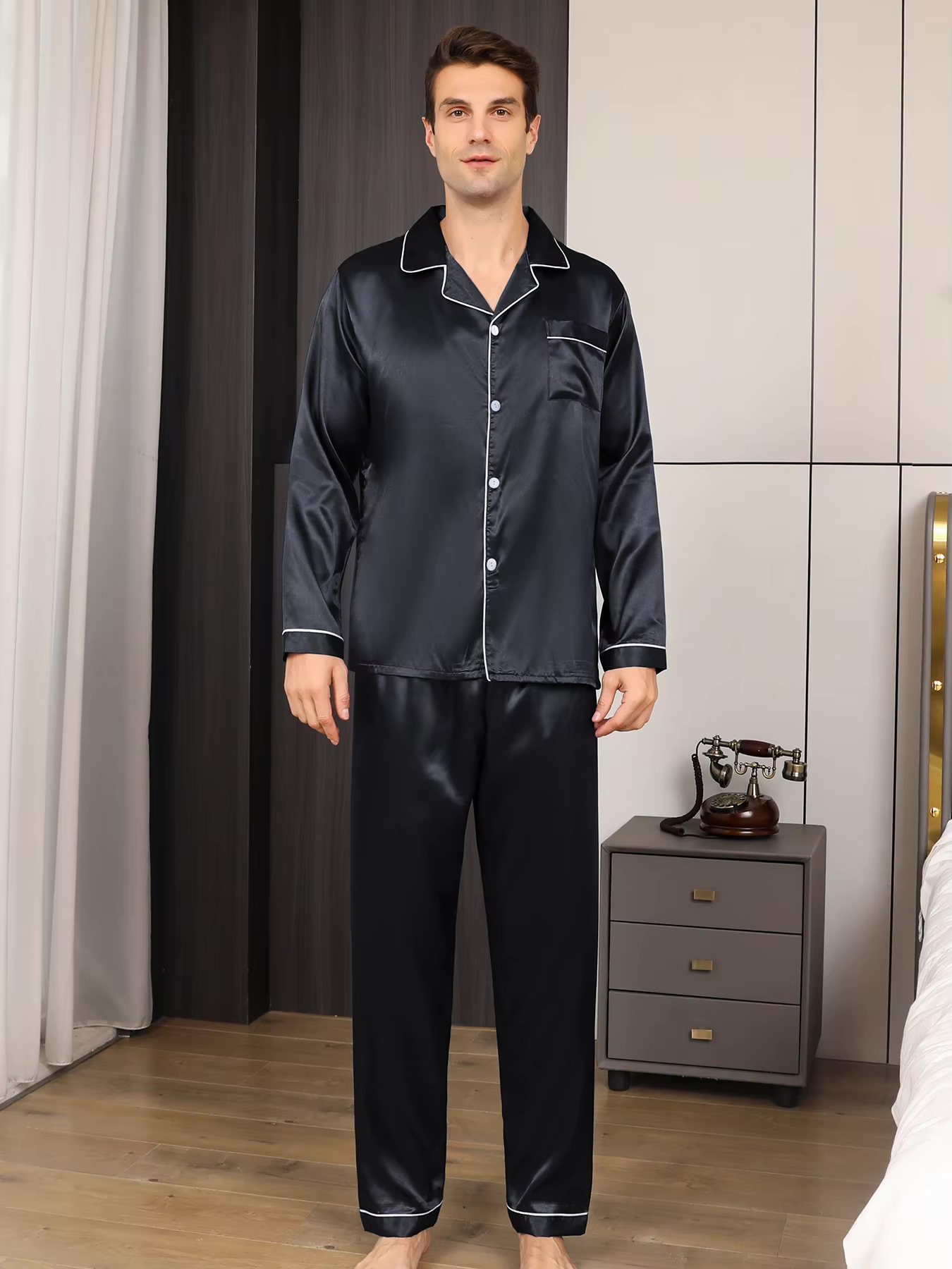 Jade - Elegante pyjamaset met knopen en bijpassende broek