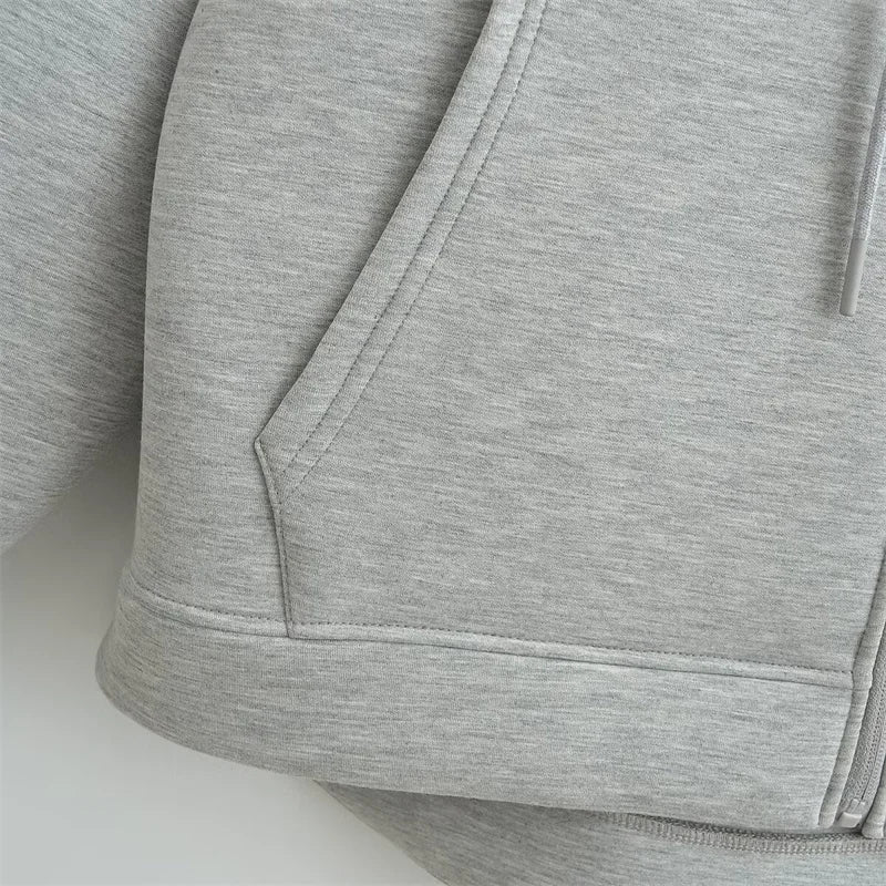 Mia - Stijlvolle Hoodie met dubbele zakken voor de winter