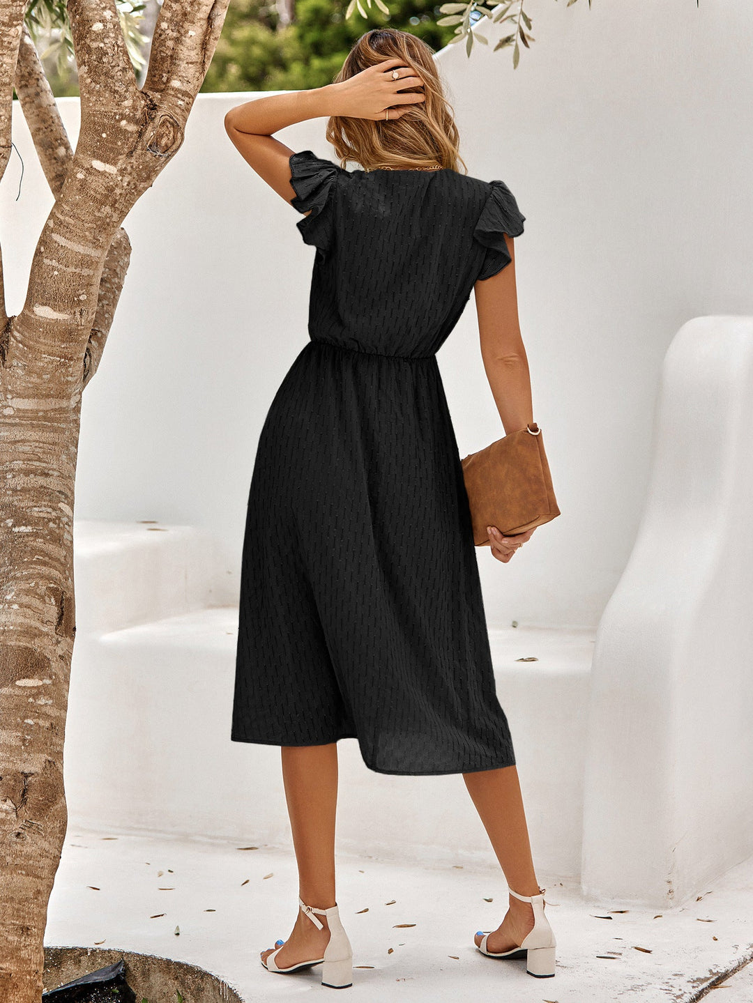 Lina - Jurk met ruchemouwen hoge taille en V hals