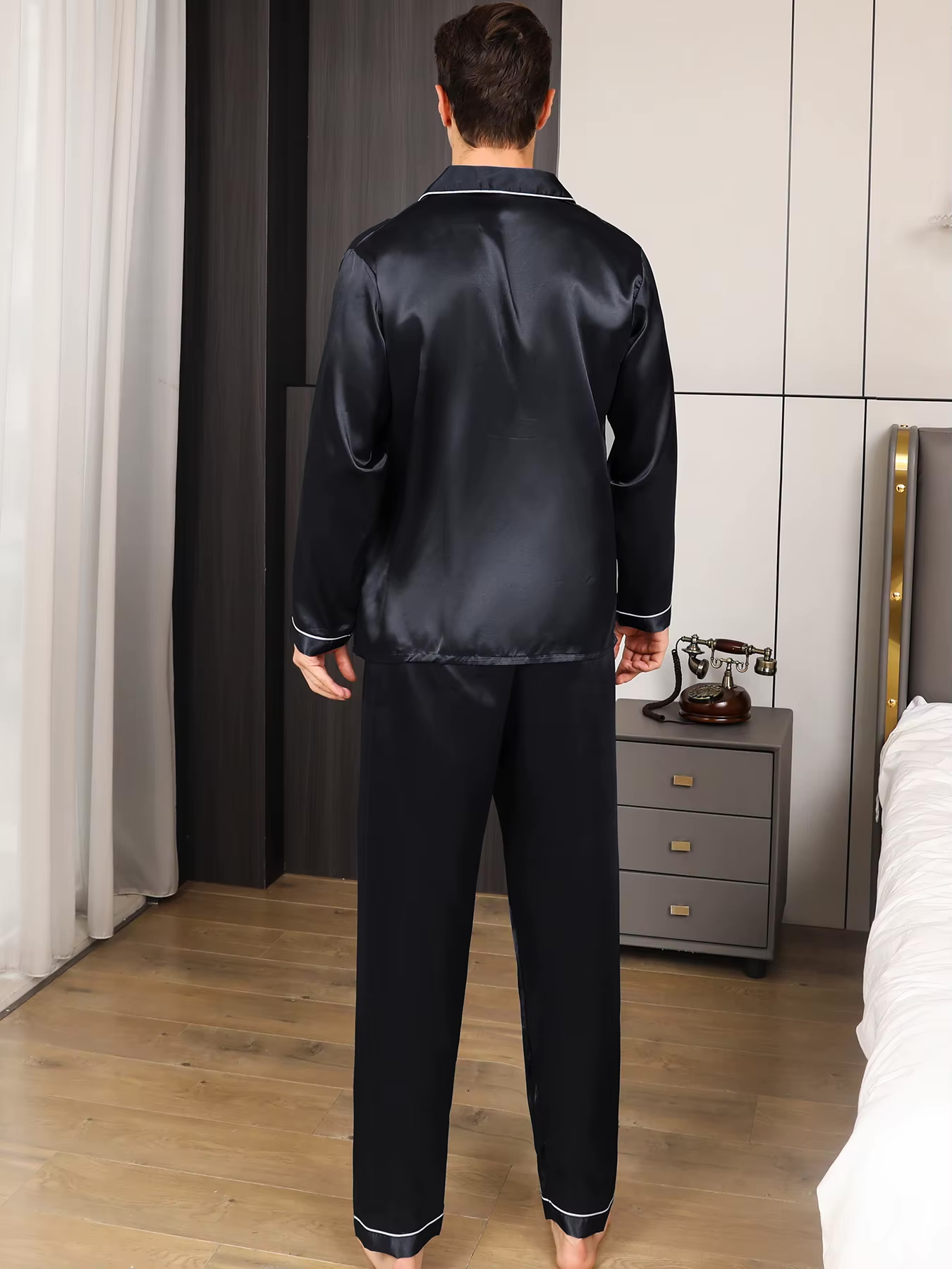Jade - Elegante pyjamaset met knopen en bijpassende broek