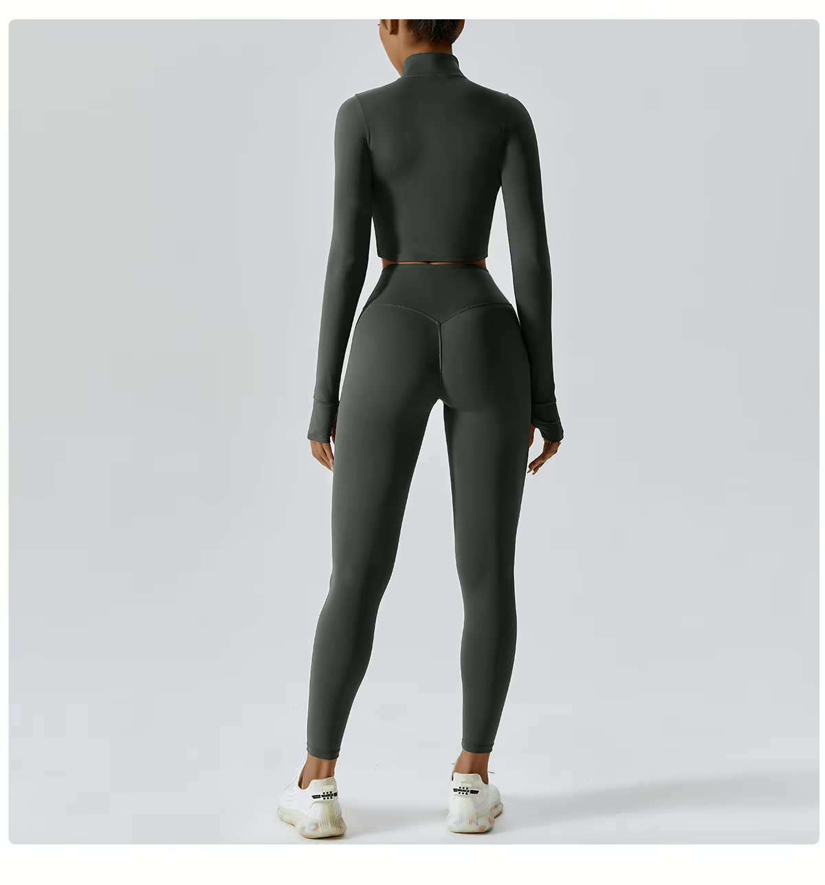 Nova – Stijlvolle driedelige workoutset met top met rits