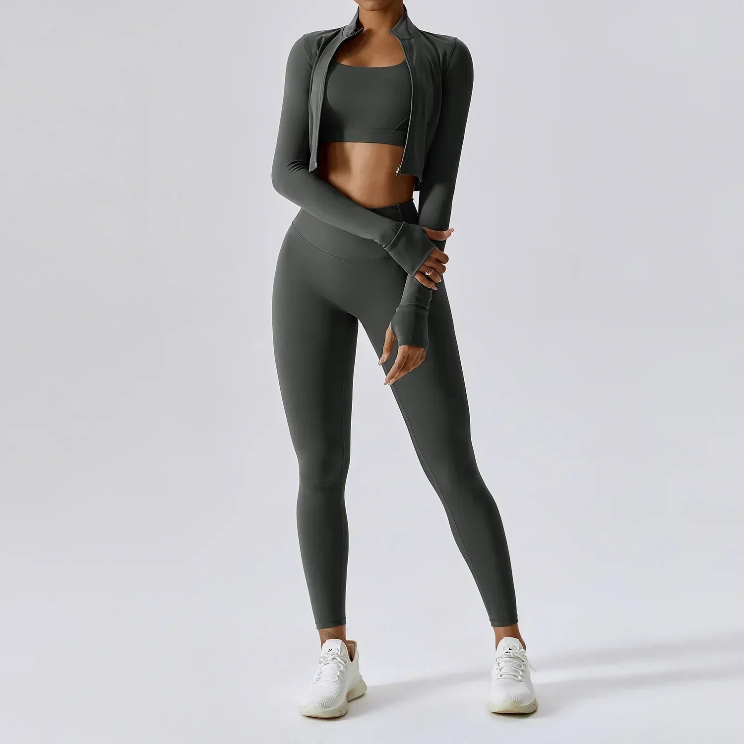 Nova – Stijlvolle driedelige workoutset met top met rits