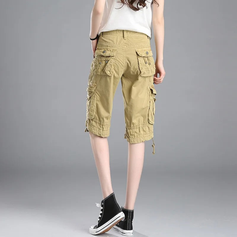 Lily - Cargo Shorts met knoopaccenten en meerdere zakken