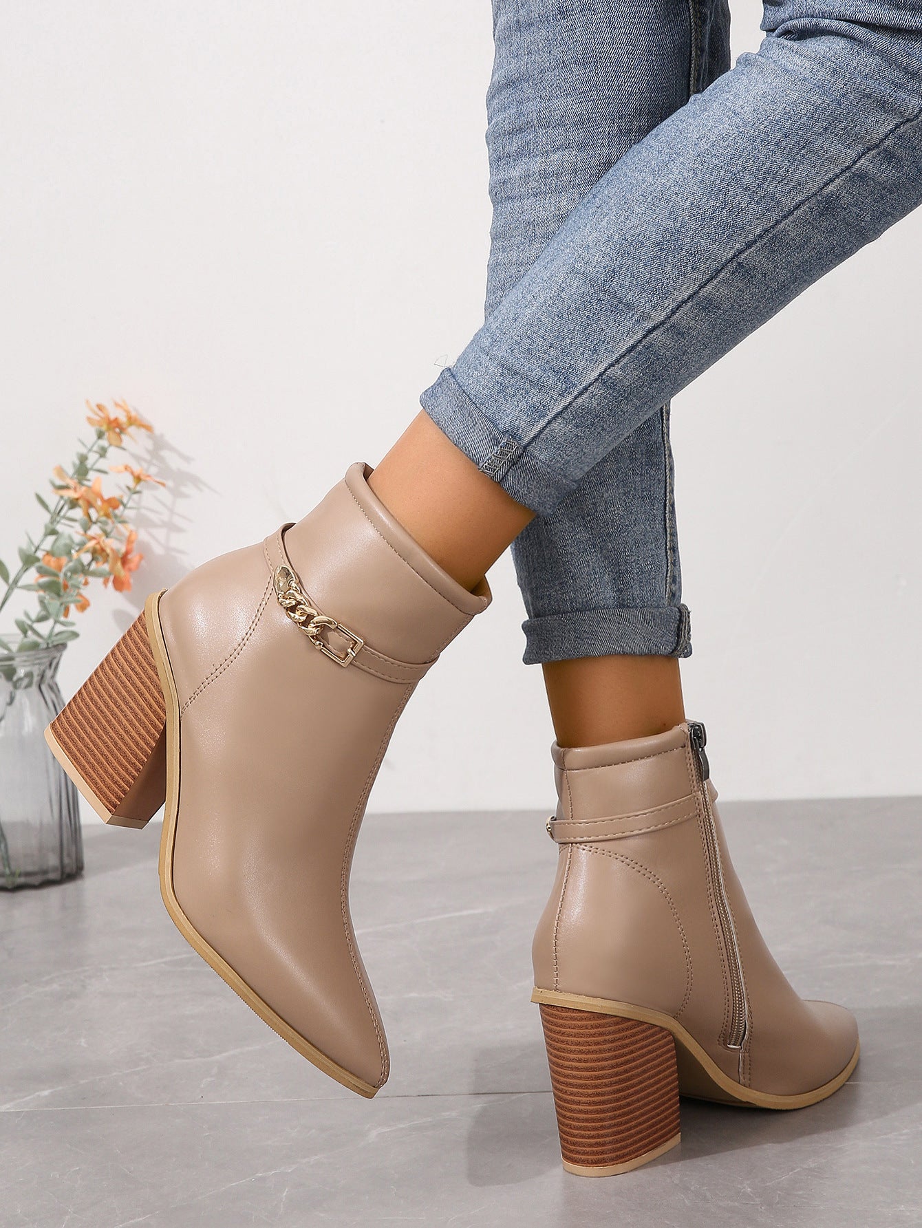 Scarlett - Chic Puntige Teen Enkellaarsjes met Chunky Blokhak