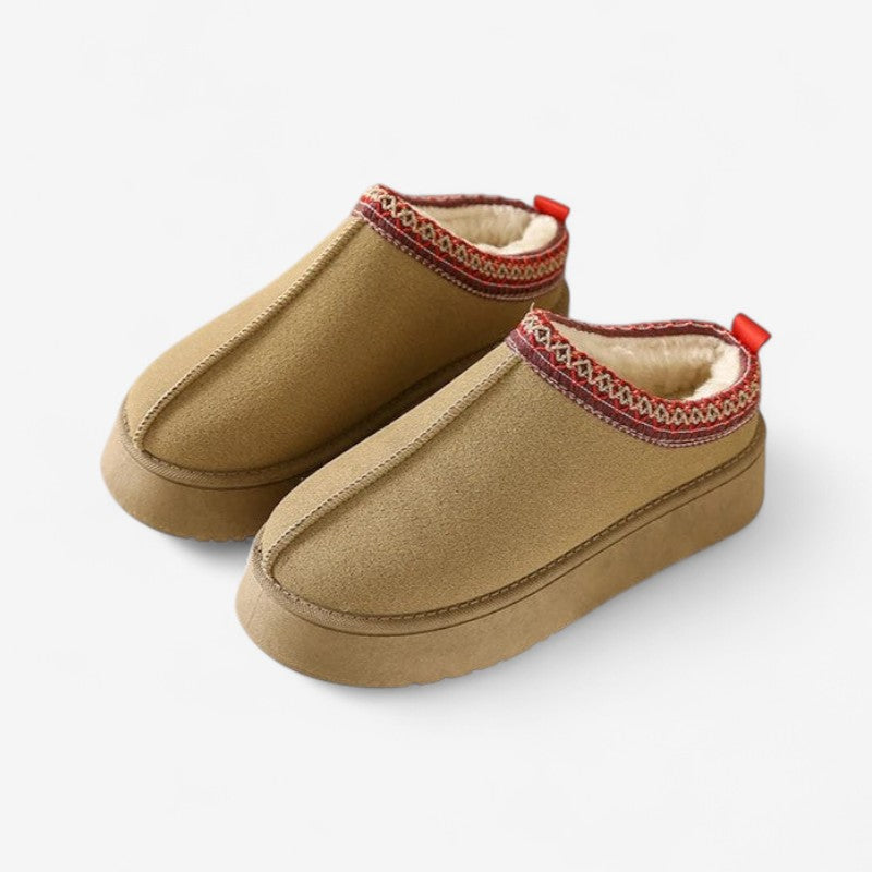 Naomi - Ronde Teen Slippers met Slip On en Geborduurd Ontwerp