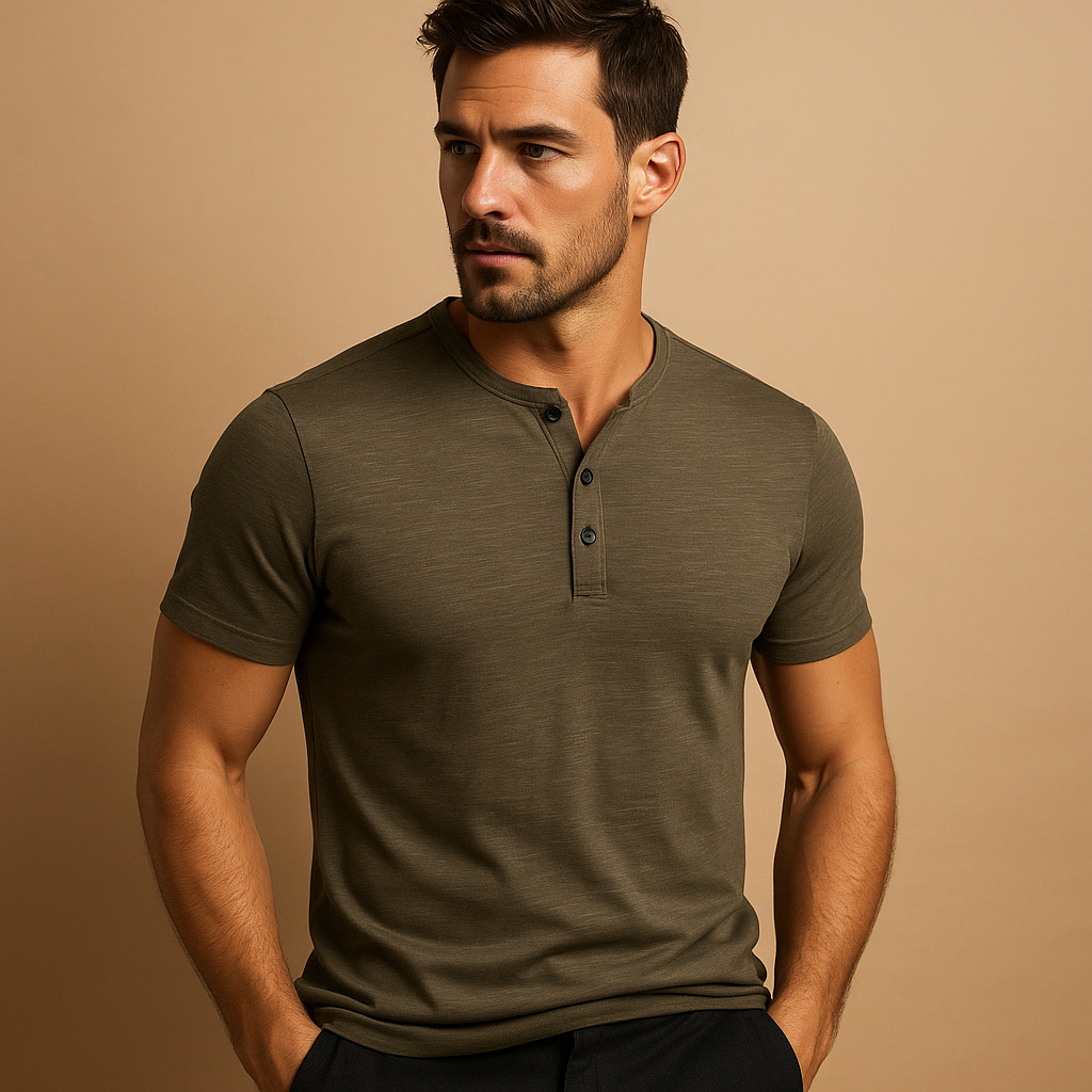 Ethan – Klassiek T-shirt met korte mouwen, ronde hals en knoopdetails
