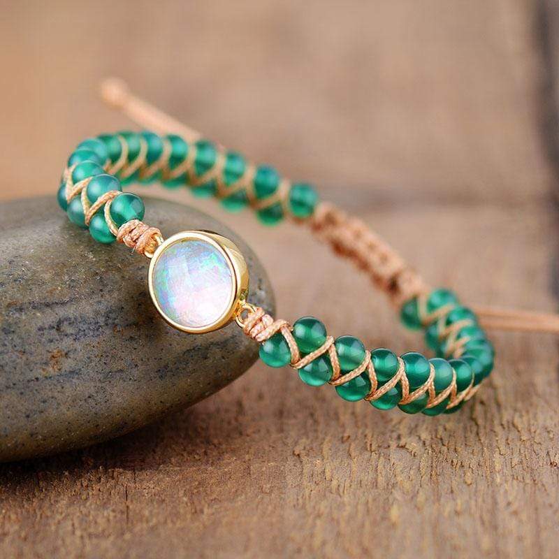 WristMate - Stijlvolle armband met accenten van natuursteen en een rustgevend gelaagd kralenontwerp