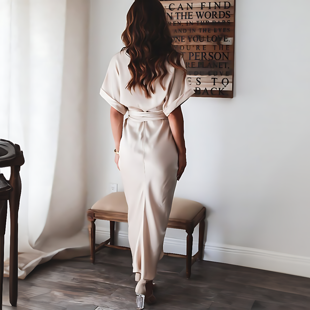Claire – Trends maxi-jurk met knoopdetails aan de voorkant en korte mouwen