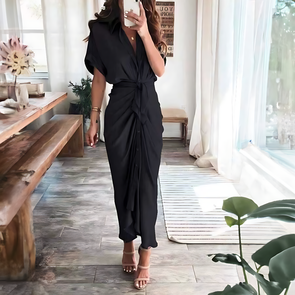 Claire – Trends maxi-jurk met knoopdetails aan de voorkant en korte mouwen