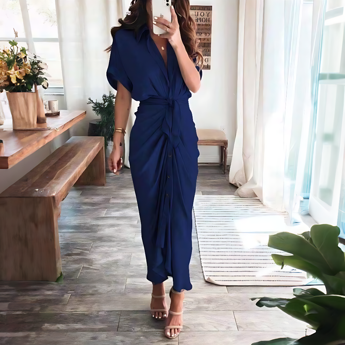 Claire – Trends maxi-jurk met knoopdetails aan de voorkant en korte mouwen