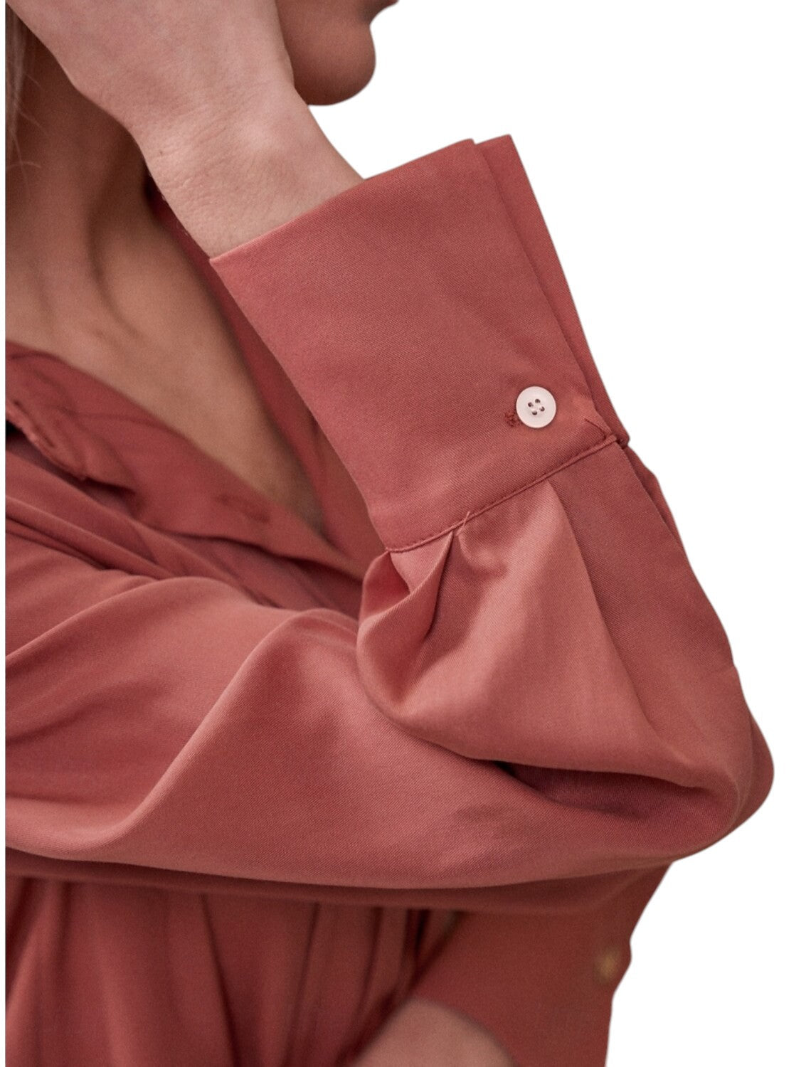 Josephine – Relaxed Fit overhemd met knopen geplooide voorkant en klassieke kraag