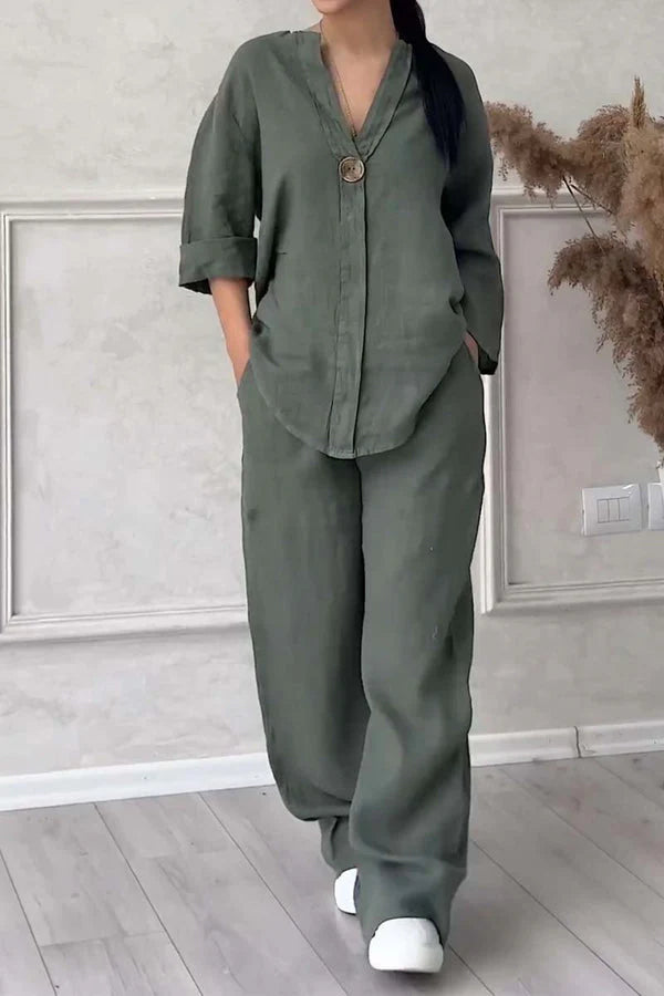 Emily - Chique, relaxte tweedelige set met een overhemd met knoopsluiting en een broek met wijde pijpen