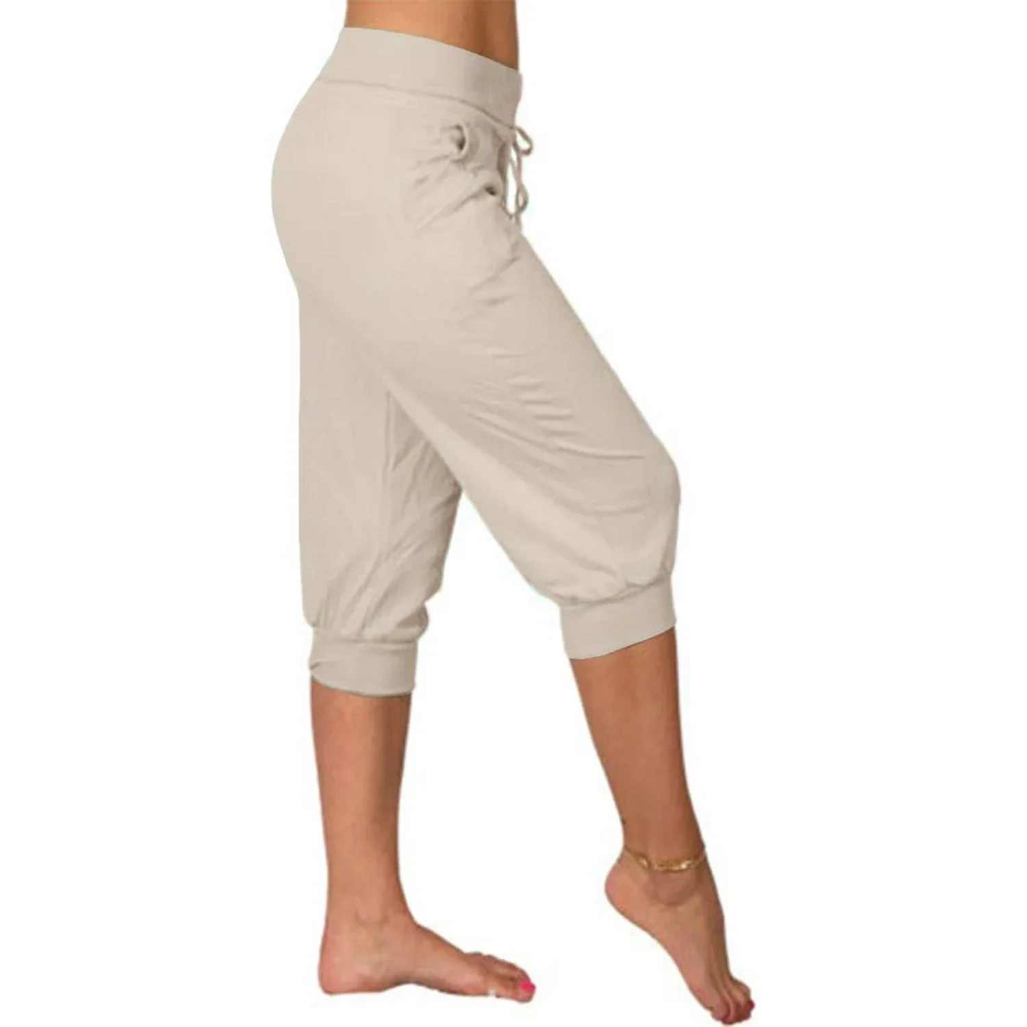 Lucy – Moderne capribroek met trekkoord in de taille en relaxte cropped fit