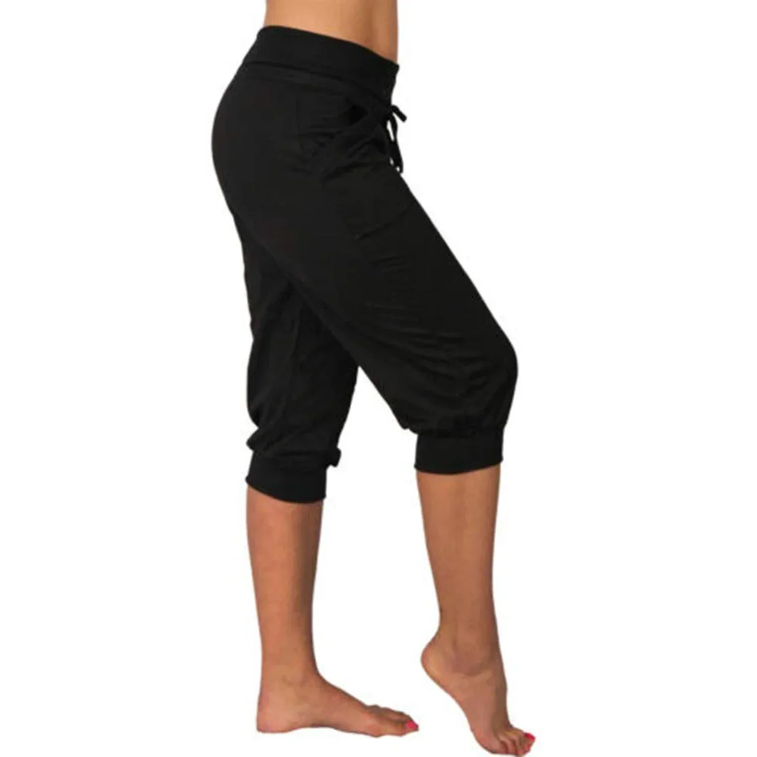 Lucy – Moderne capribroek met trekkoord in de taille en relaxte cropped fit