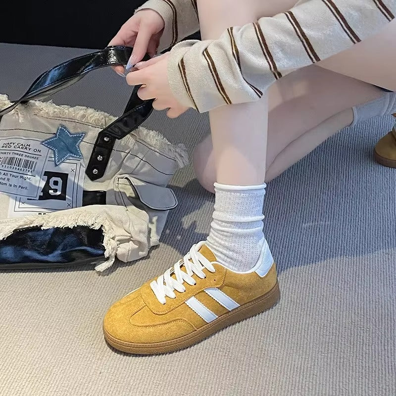 Katherine – Sneakers met Vetersluiting en Ronde Neus en slip on ontwerp