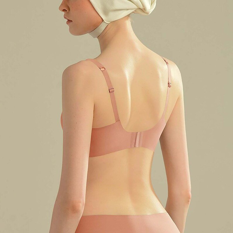 Lena - Draadloze V-hals Bralette met naadloze pasvorm en verstelbare bandjes