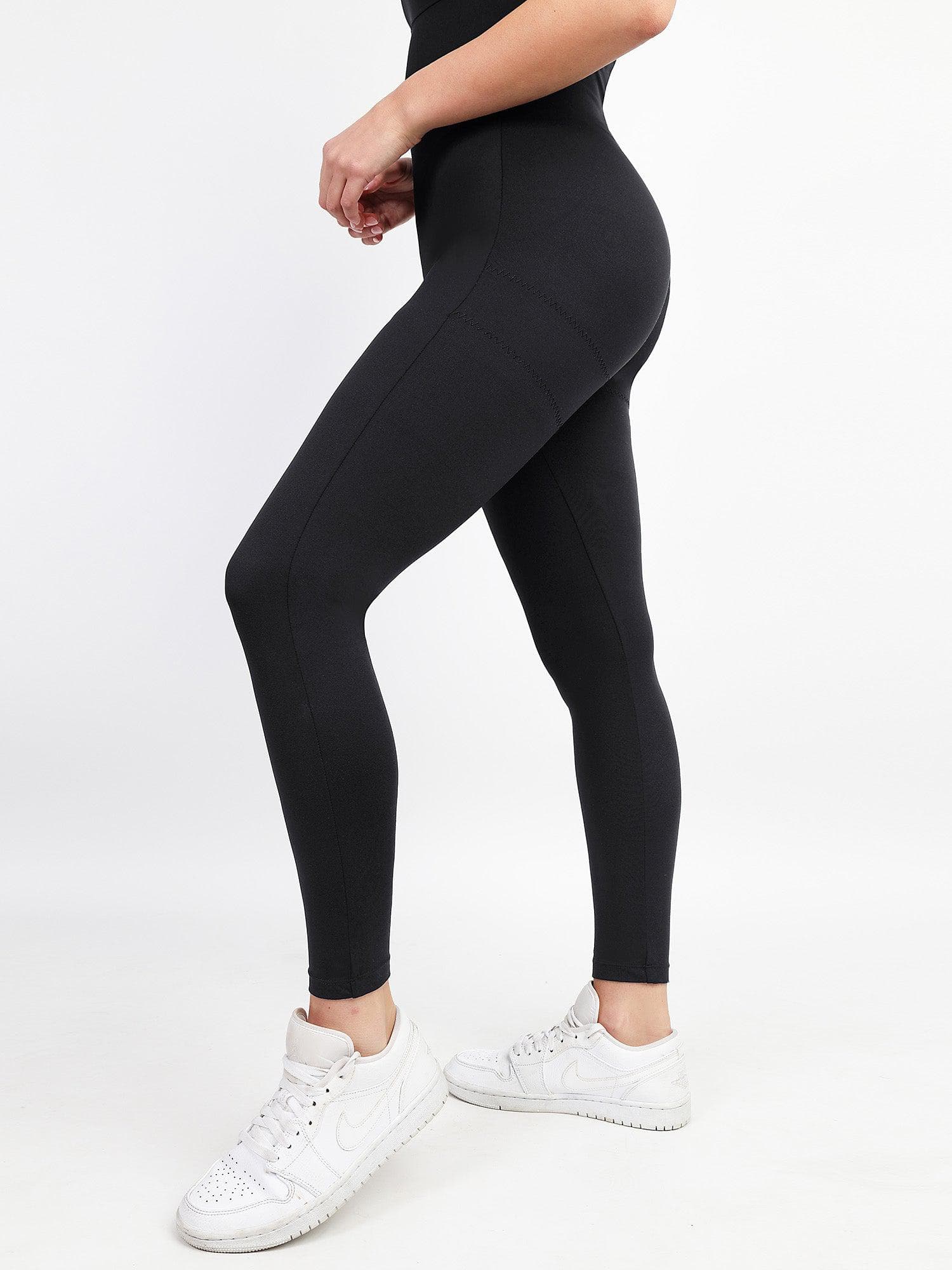 Ayla - Getailleerde jumpsuit met vierkante halslijn en open rug