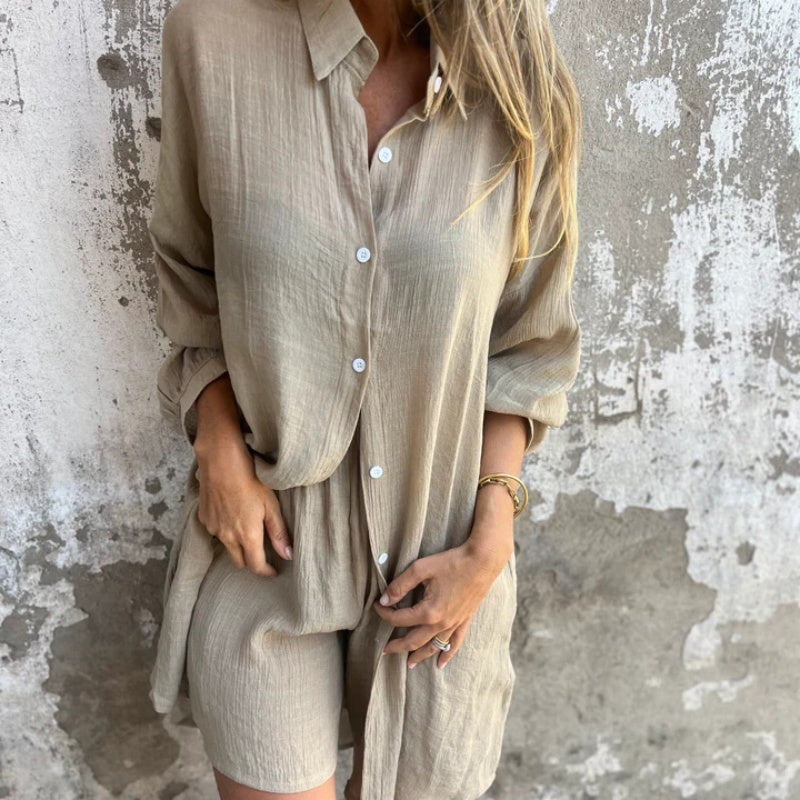 Daphne - Elegante tweedelig set met shirt met lange mouwen en shorts met elastische taille