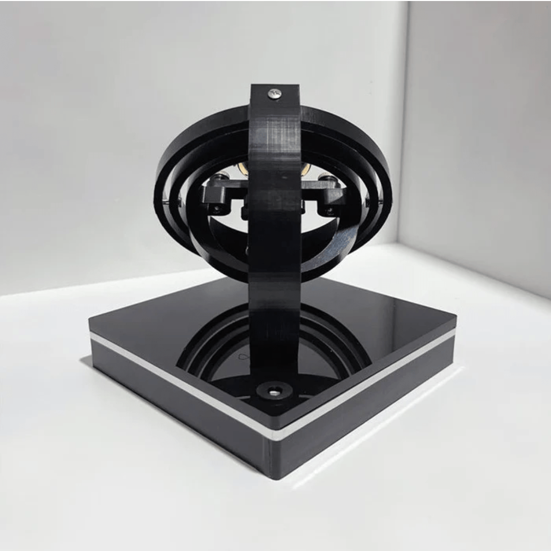 WatchMaster - Houdt uw horloge in beweging met een luxe display