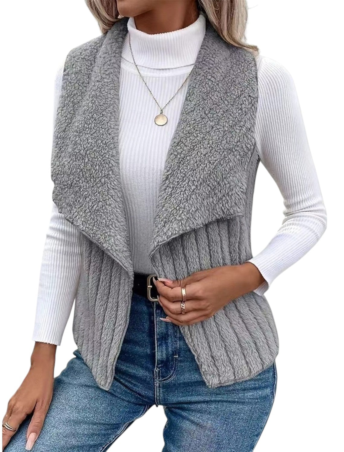 Mira – Stijlvol mouwloos teddyvest met gedrapeerde kraag en geribbelde look