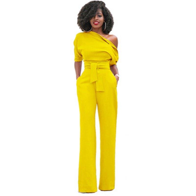 Emilia - Jumpsuit met één schouder en wijde pijp met tailleband