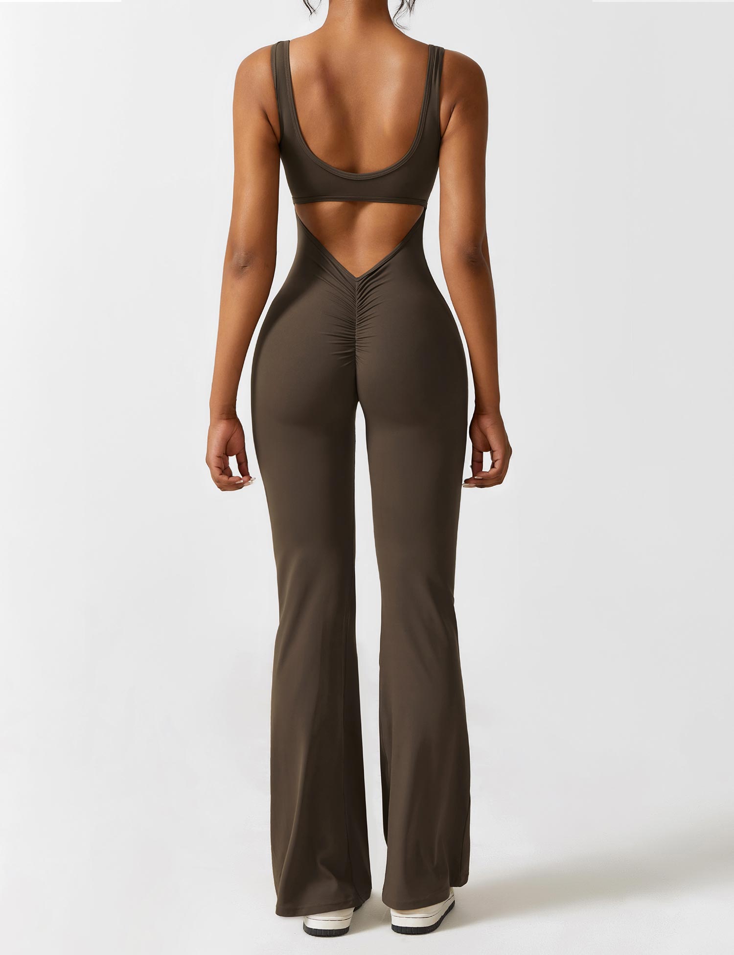 Ayla – Eendelige jumpsuit met holle zijkanten en V-rugontwerp