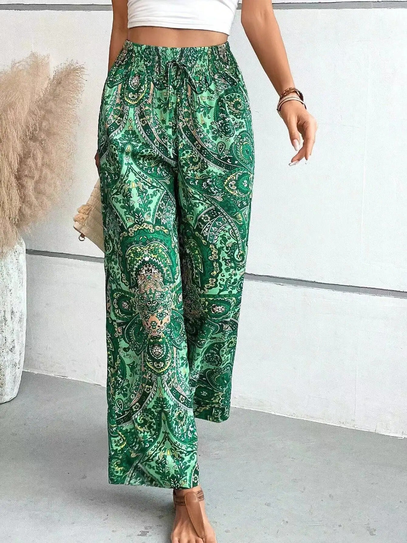 Hannah - Stijlvolle broek met hoge tailleband en bloemenpatroon