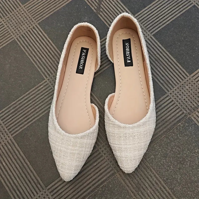 Claire - Puntige ballerinas met uitsparingen aan de bovenkant en subtiele lage zool
