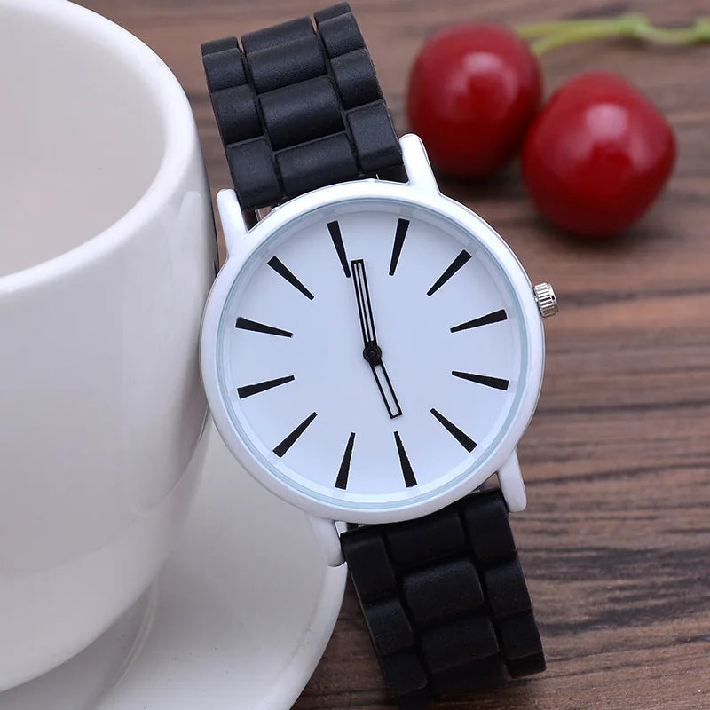 Zara - Modern horloge met minimalistische wijzerplaat en comfortabele band