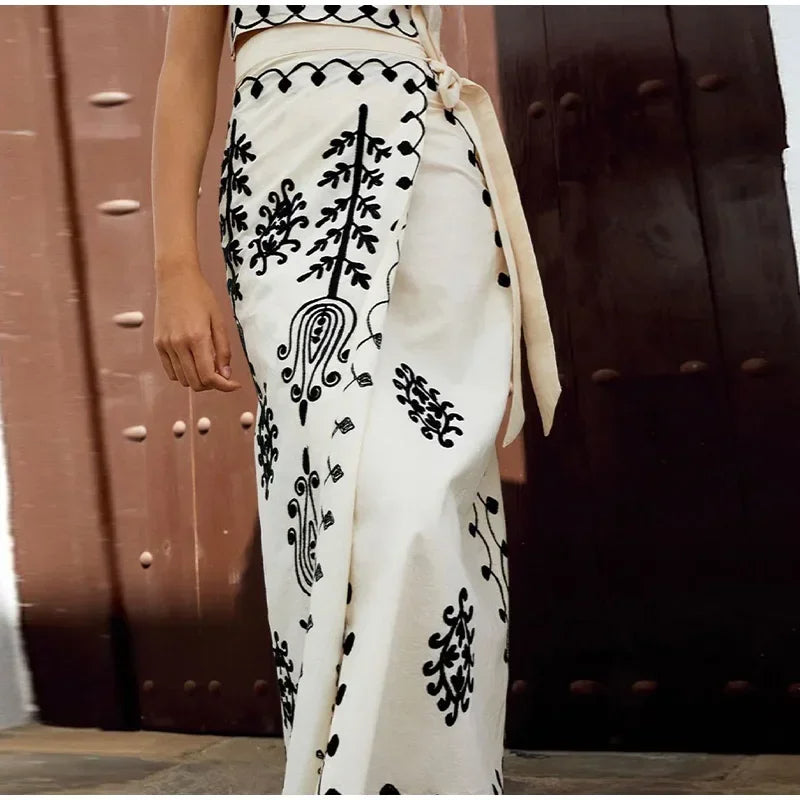 AuraGlide - Crop Top & Rok Ensemble