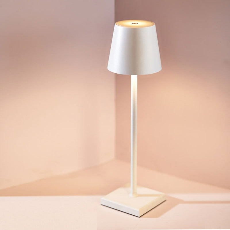 LumiGlow - Moderne draadloze tafellamp met instelbare helderheid en slank ontwerp